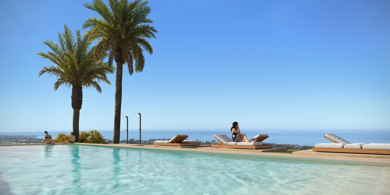 Nyd den sydspanske sol fra infinity-poolen med udsigt over havet.