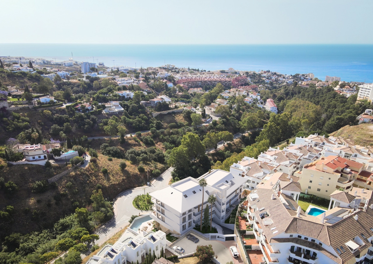An exceptional location in Fuengirola, perfectly positioned to enjoy the Mediterranean lifestyle.