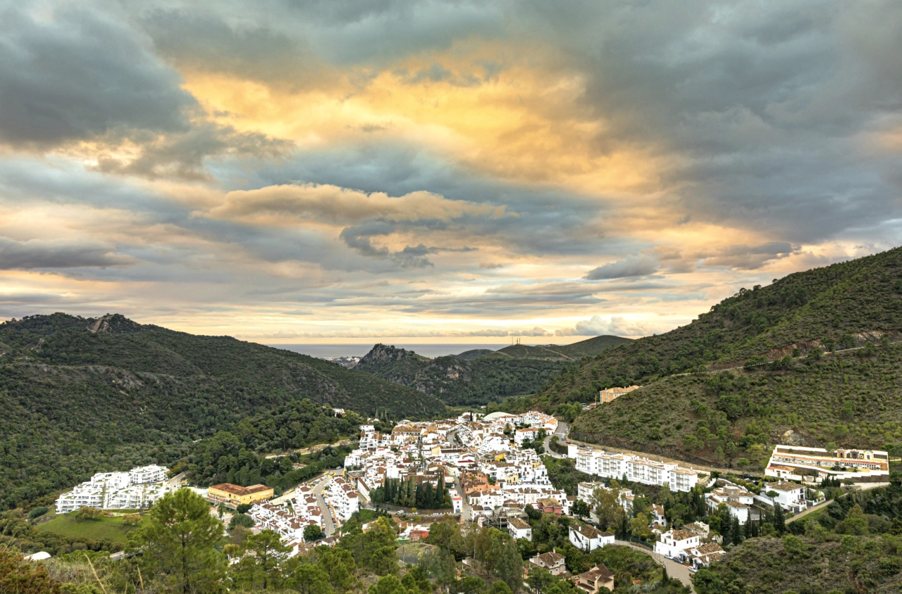 Stunning views over the traditional white village of Benahavís, nestled in the hills of the Costa del Sol.