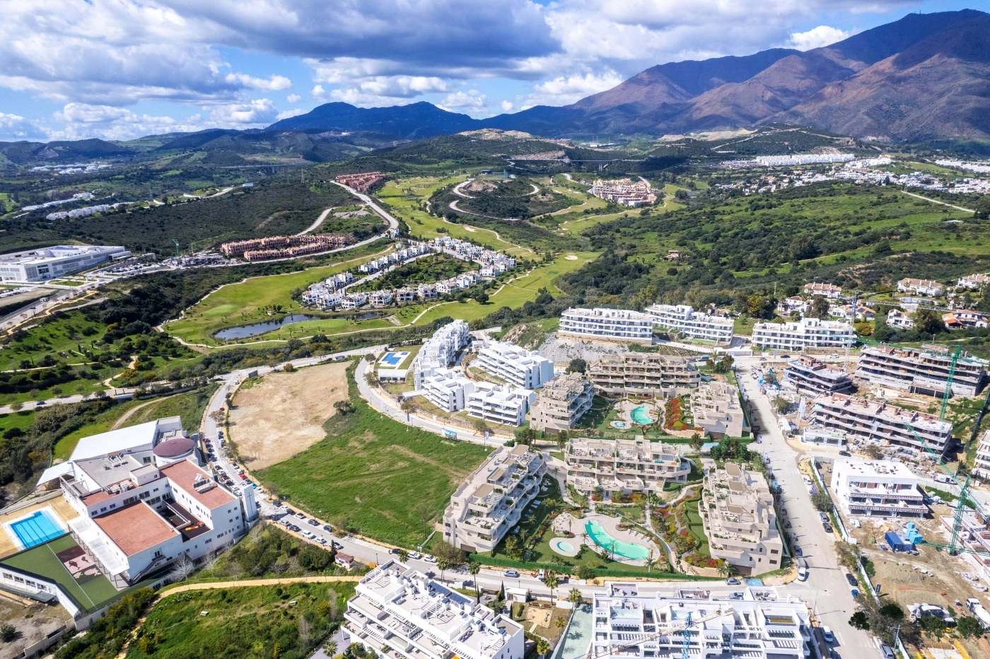 The exclusive Estepona area, showcasing the proximity to championship golf courses and green landscapes.