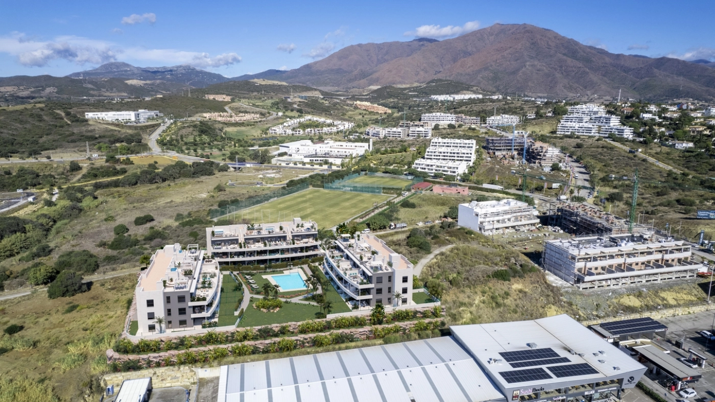 The property is perfectly positioned between the sea and the mountains, offering beautiful surroundings.