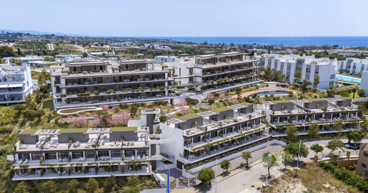 Una vista aérea de esta exclusiva comunidad residencial, perfectamente situada para capturar las vistas del Mar Mediterráneo.