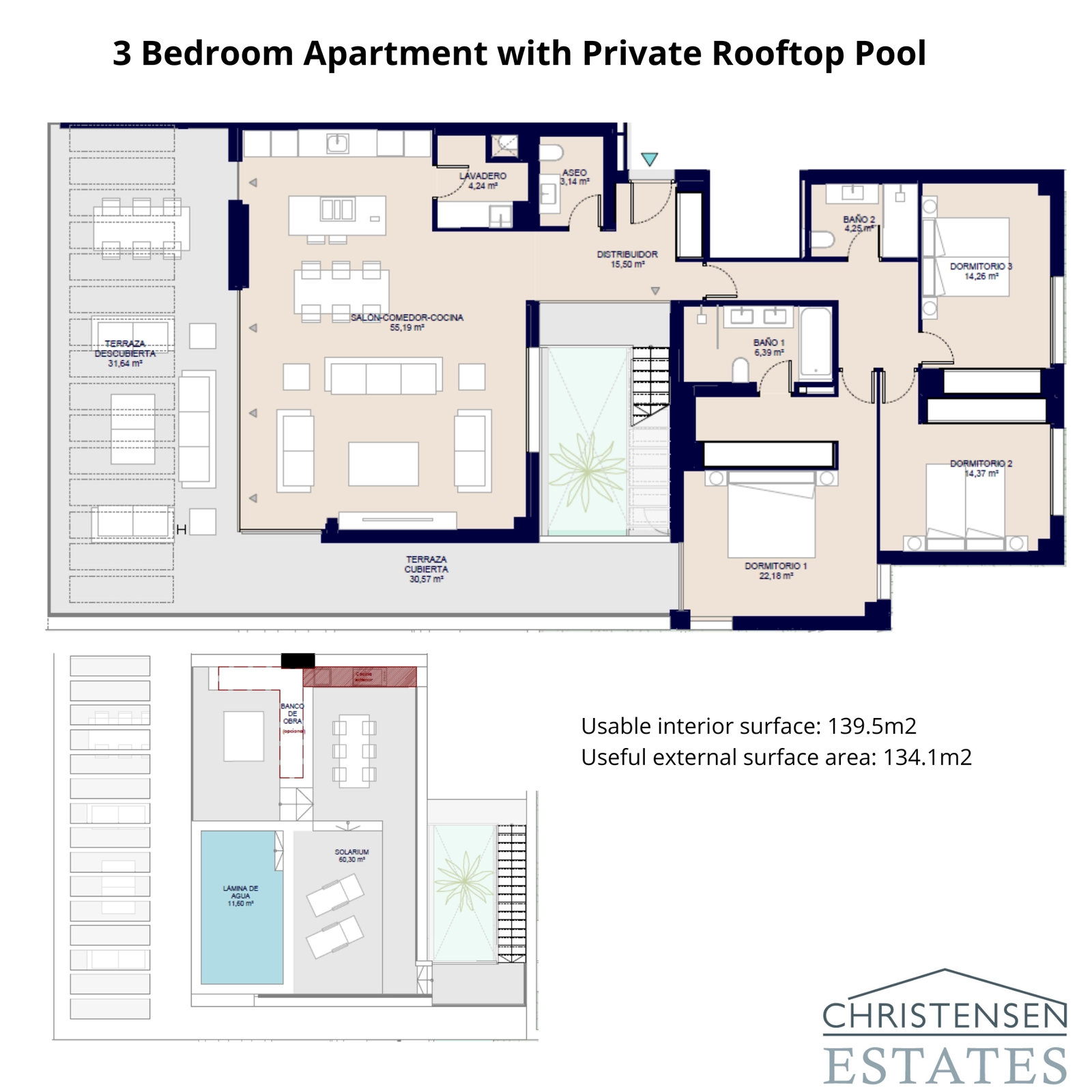 La distribución de esta vivienda de tres dormitorios incluye un amplio solárium en la azotea con piscina privada, perfecto para disfrutar del sol.