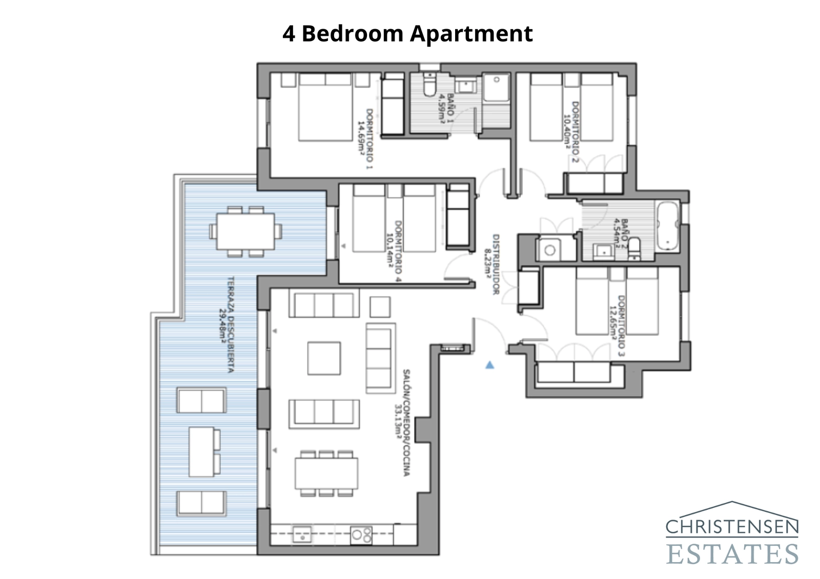 Fire-roms planløsningen gir eksepsjonell plass for familieliv, og kombinerer åpne områder med private tilfluktssteder og en stor terrasse.