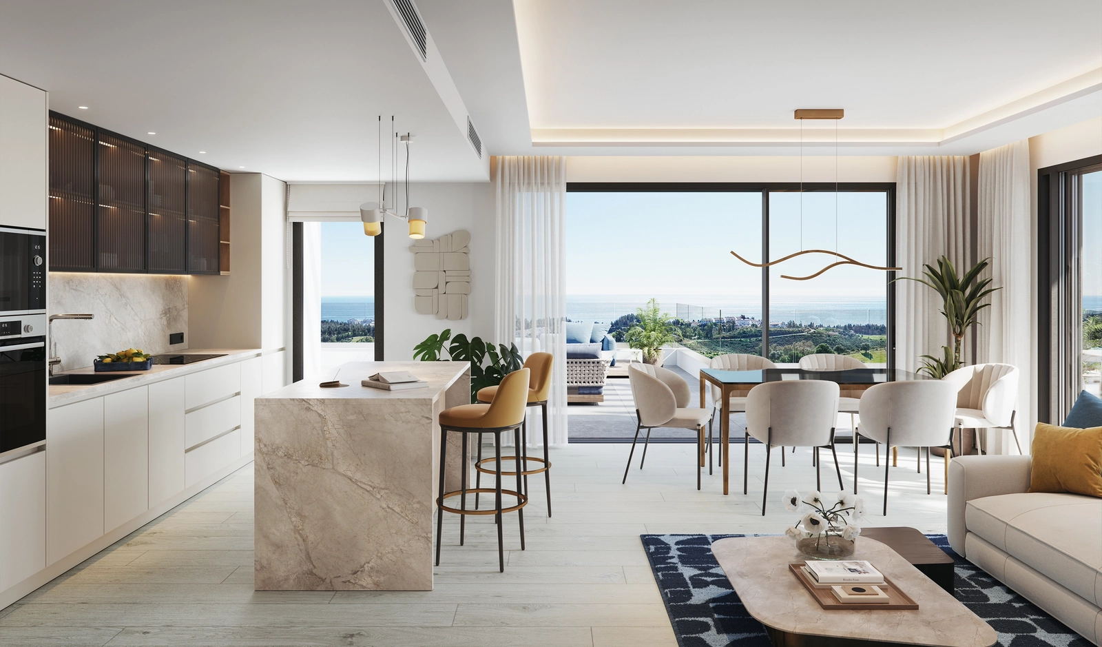 En öppen planlösning fylld med naturligt ljus och panoramautsikt över havet och golfbanan, vilket skapar en atmosfär av rymlig elegans.